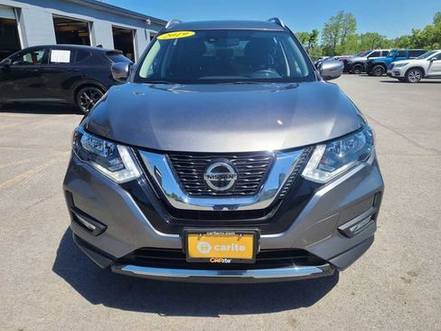 Used 2019 Nissan Rogue SV AWD/4WD image 3