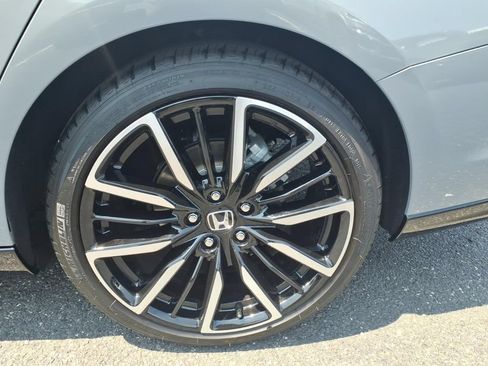 Used 2025 Honda Accord Touring image 18