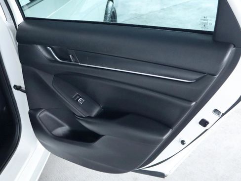 Used 2019 Honda Accord LX image 31