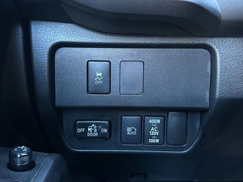 Used 2022 Toyota Tacoma TRD Off-Road image 25