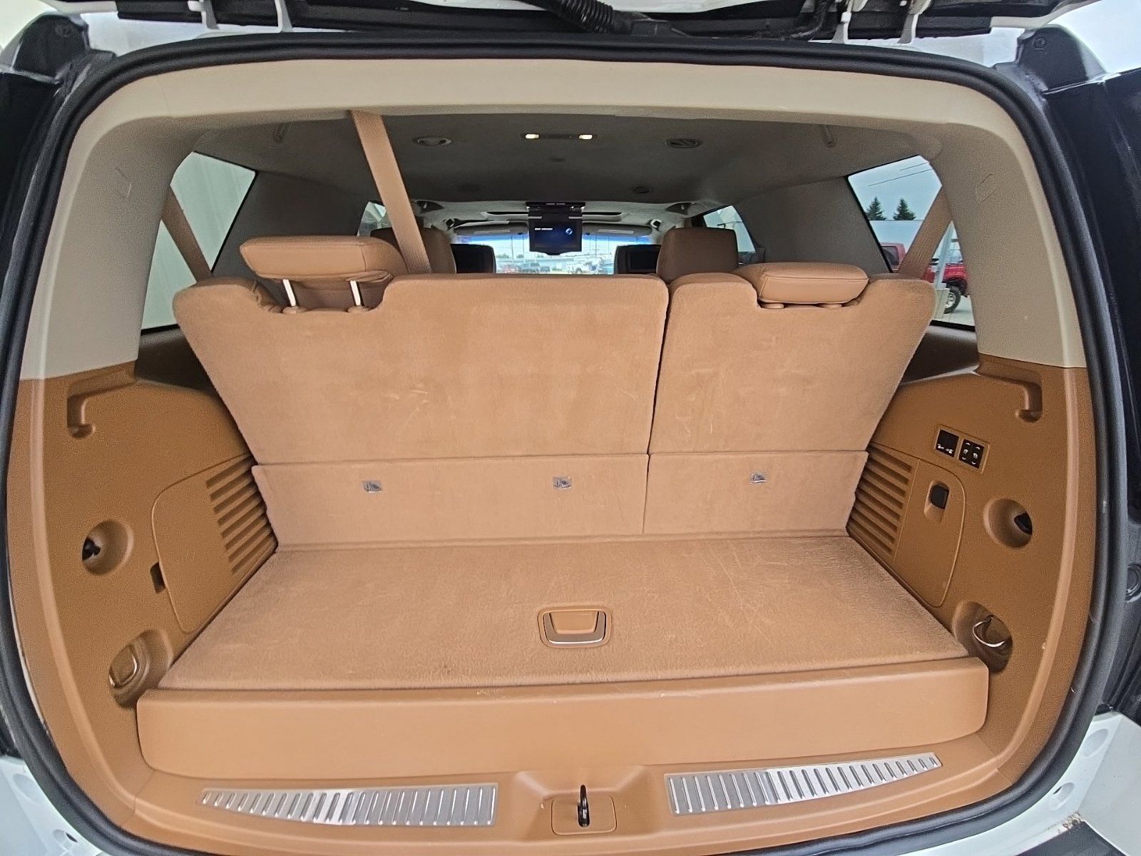 Used 2016 Cadillac Escalade Platinum AWD/4WD image 14