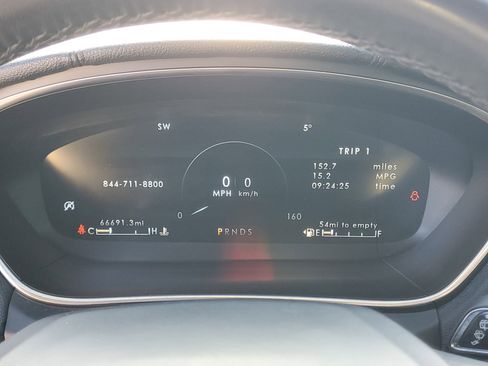 Used 2019 Lincoln Nautilus Select image 15