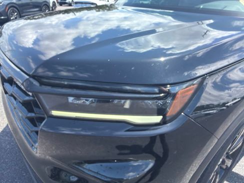 Used 2025 Honda Pilot Black Edition image 18