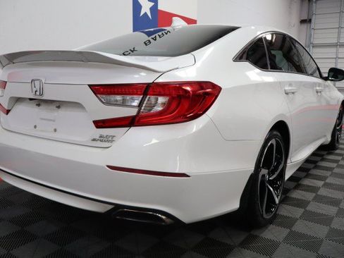 Used 2018 Honda Accord Sport image 21