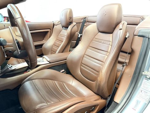 Used 2010 Ferrari California RWD image 4