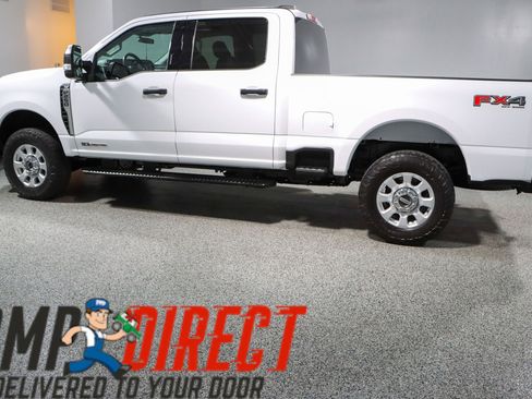 Used 2024 Ford F250 XLT w/ FX4 Off-Road Package image 10