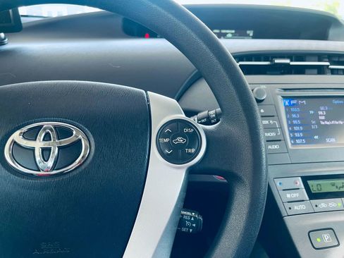 Used 2013 Toyota Prius Two FWD image 17