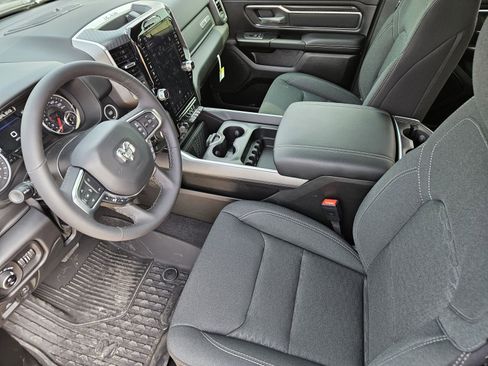 Used 2026 RAM 1500 4x4 Crew Cab image 18