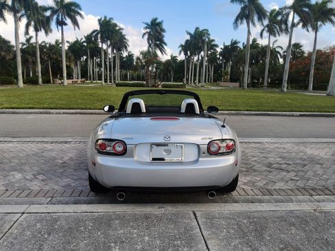 Used 2006 MAZDA MX-5 Miata Grand Touring RWD image 15