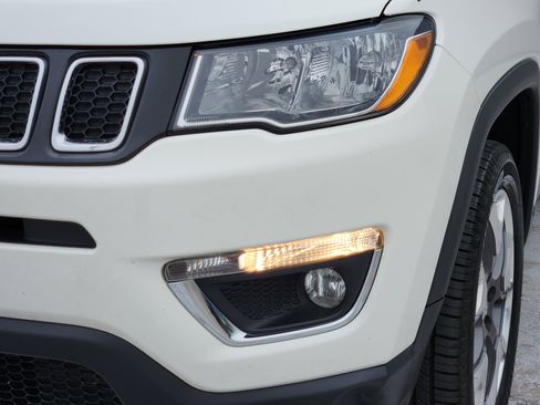 Used 2019 Jeep Compass Limited AWD/4WD image 10