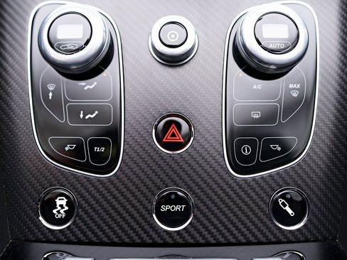 Used 2016 Aston Martin DB9 GT image 86