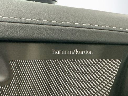 New 2026 Volvo XC90 B5 Plus w/ Protection Package Premier AWD/4WD image 17