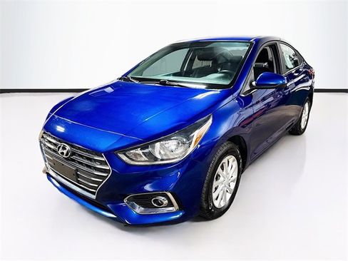 Used 2022 Hyundai Accent SEL image 3