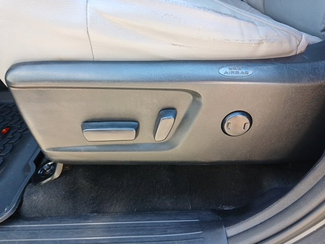 Used 2021 Toyota Tundra SR5 w/ SR5 Leather Package AWD/4WD image 30