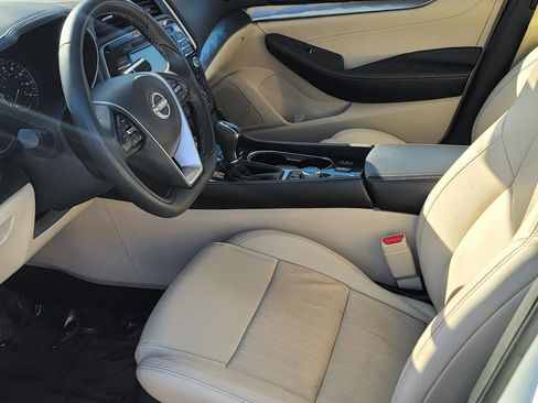 Used 2023 Nissan Maxima SV w/ Floor Mat Group image 10