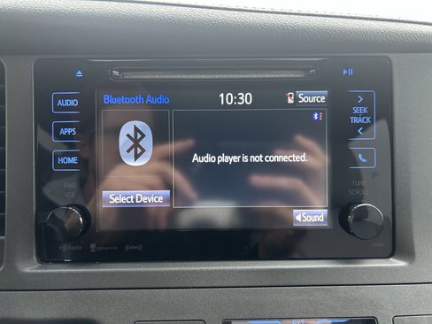 Used 2017 Toyota Sienna XLE image 30