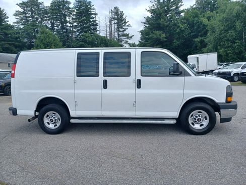 Used 2024 GMC Savana 2500 w/ Driver Convenience Package RWD image 3