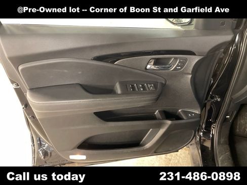 Used 2021 Honda Pilot Touring image 14