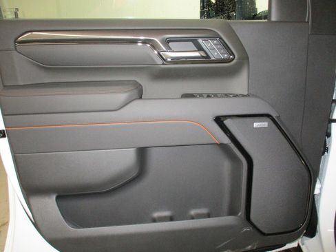 New 2025 GMC Sierra 2500 AT4 w/ Technology Package image 14