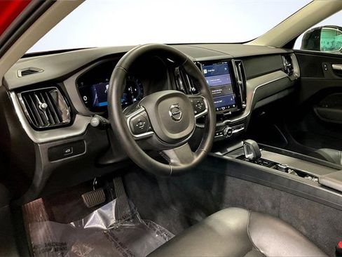 Certified 2024 Volvo XC60 B5 Core image 14