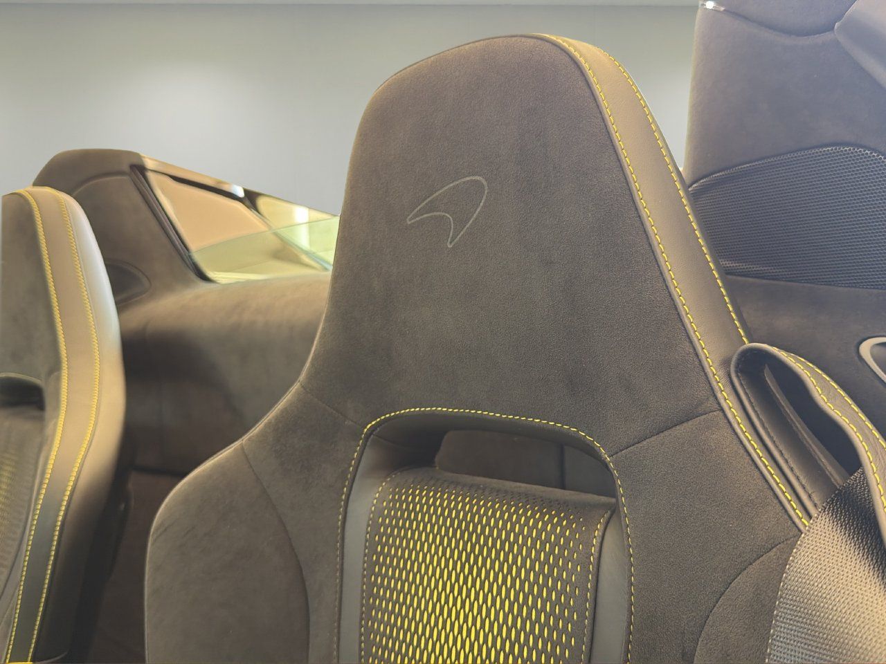 Used 2025 McLaren 750S Spider RWD image 21