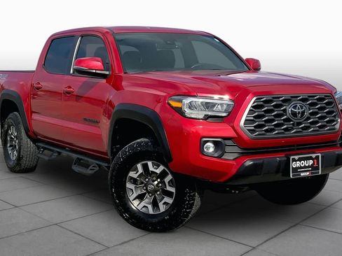 Used 2023 Toyota Tacoma TRD Off-Road w/ Technology Package AWD/4WD image 3