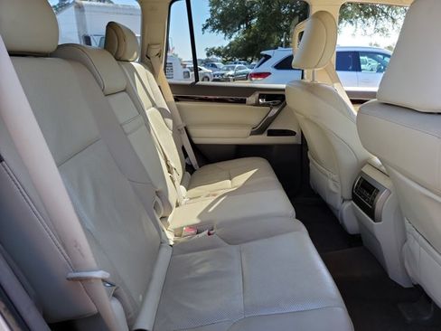 Used 2014 Lexus GX 460 w/ Premium Package AWD/4WD image 16
