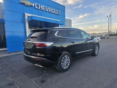 Used 2024 Buick Enclave Premium image 3