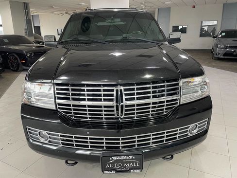 Used 2014 Lincoln Navigator 4WD image 2