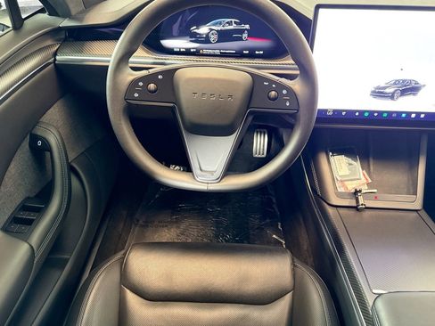 Used 2023 Tesla Model S Plaid image 18