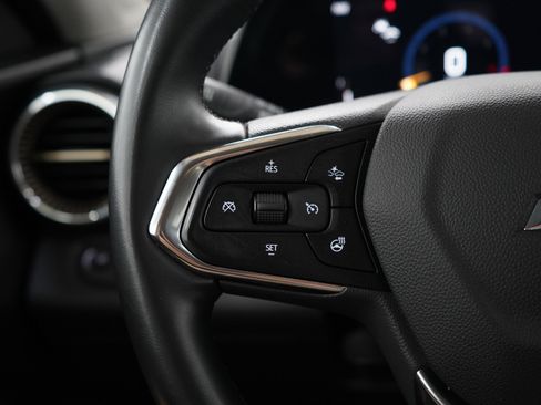 Used 2024 Chevrolet Trax ACTIV FWD image 25