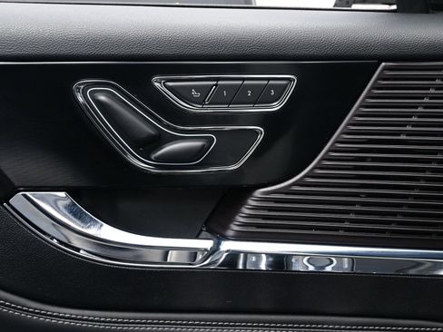 Used 2022 Lincoln Corsair AWD w/ Premium Package image 11
