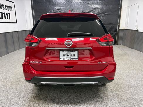 Used 2017 Nissan Rogue SL w/ SL Premium Package AWD/4WD image 4