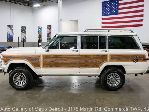 Used 1987 Jeep Grand Wagoneer AWD/4WD image 3