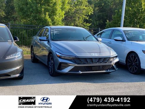 Used 2026 Hyundai Elantra Limited FWD image 1