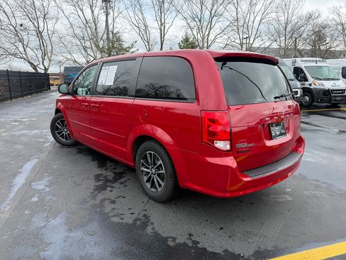 Used 2016 Dodge Grand Caravan SXT image 5
