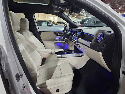 New 2026 Mercedes-Benz GLB 250 4MATIC image 11