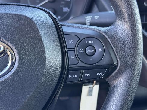 Used 2025 Toyota Corolla LE image 11