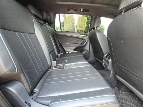 Used 2022 Volkswagen Tiguan SE R-Line AWD/4WD image 15