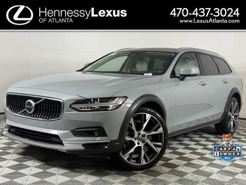 Used 2025 Volvo V90 B6 Cross Country Ultra w/ Climate Package AWD/4WD image 1