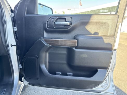 Used 2021 Chevrolet Silverado 1500 LT image 38