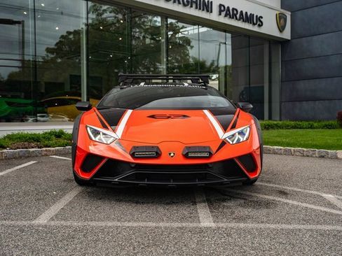 Used 2023 Lamborghini Huracan Sterrato image 2