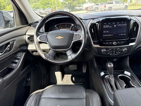 Used 2020 Chevrolet Traverse LT image 14