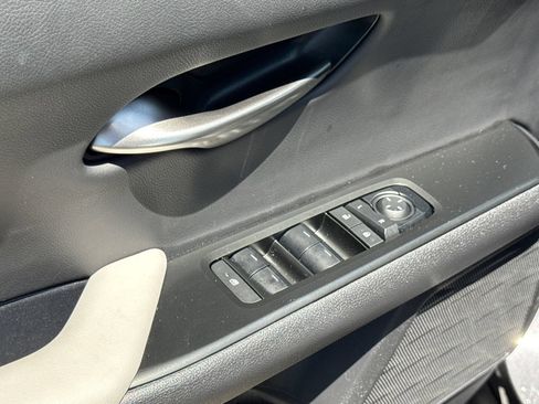 Used 2025 Lexus UX 300h AWD image 18