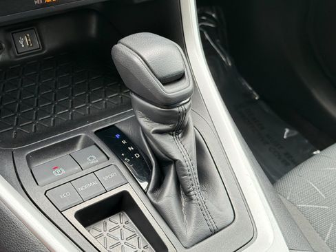 Certified 2024 Toyota RAV4 XLE FWD image 21