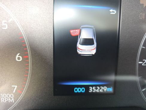 Used 2024 Toyota Corolla LE image 9