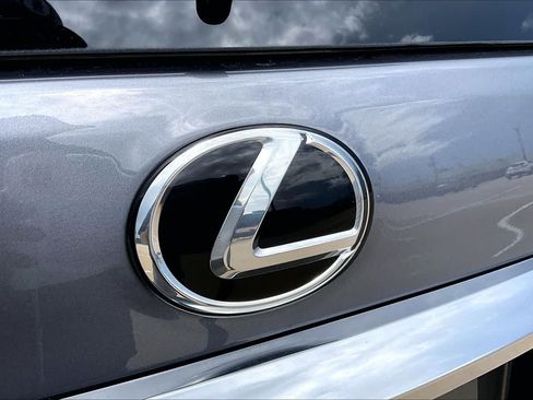 Used 2023 Lexus GX 460 Premium w/ Accessory Package AWD/4WD image 31