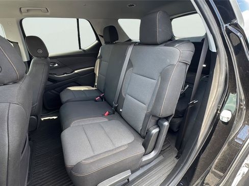 Used 2020 Chevrolet Traverse LT FWD image 19