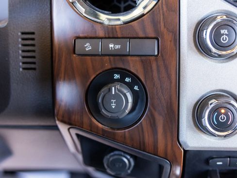 Used 2016 Ford F350 Lariat w/ Lariat Ultimate Package image 28