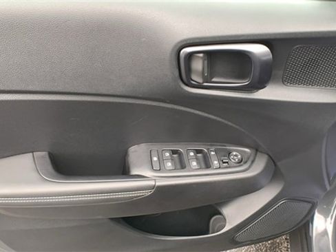 Certified 2025 Hyundai Venue Limited image 10